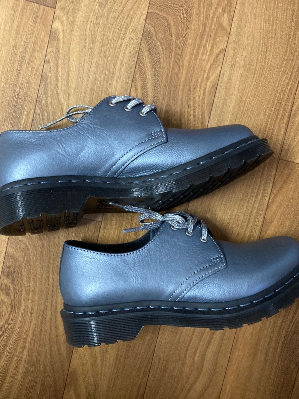 NEW Dr. Martens Women's Metallic Gunmetal Blue-Gray Silver Leather Oxfords 24983